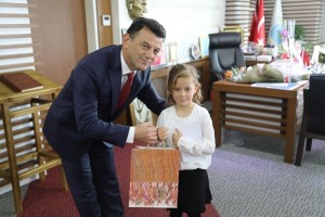 Başkan Ecrin Demir: “Eğitim – öğretimi her zaman ön planda tutacağım”